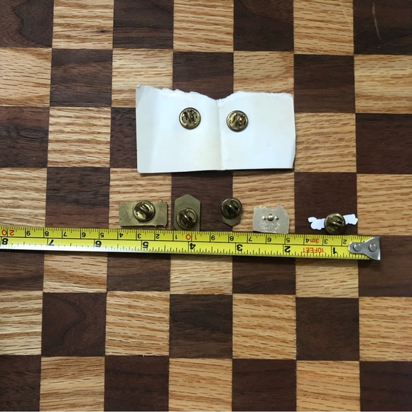 Vintage Alberta Pin Bundle.  Great selection of them - Picture 13 of 13